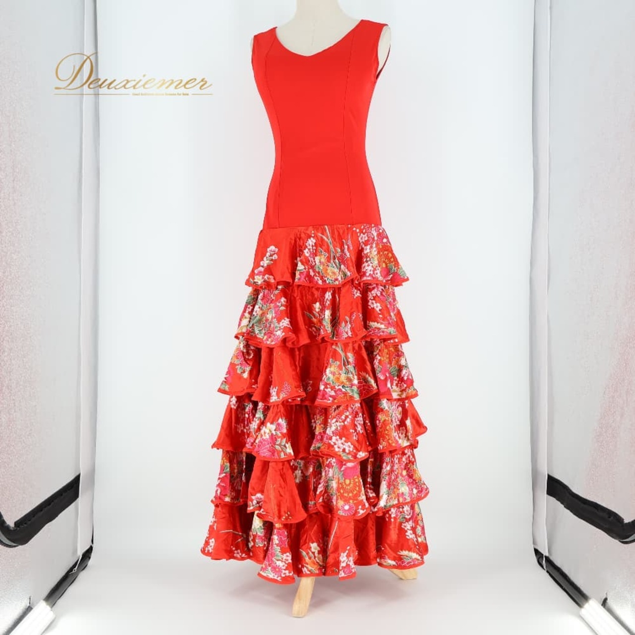 フラメンコ 衣装 prima boutique プリマブティック ワンピース ドレス レッド系 ボランテ フリル ノースリーブ 花 花柄 赤 緑 白 段々 華やか かわいい 袖なし 光沢 ダンス衣装 イベント ピンク系 グリーン系 オレンジ系 ホワイト系