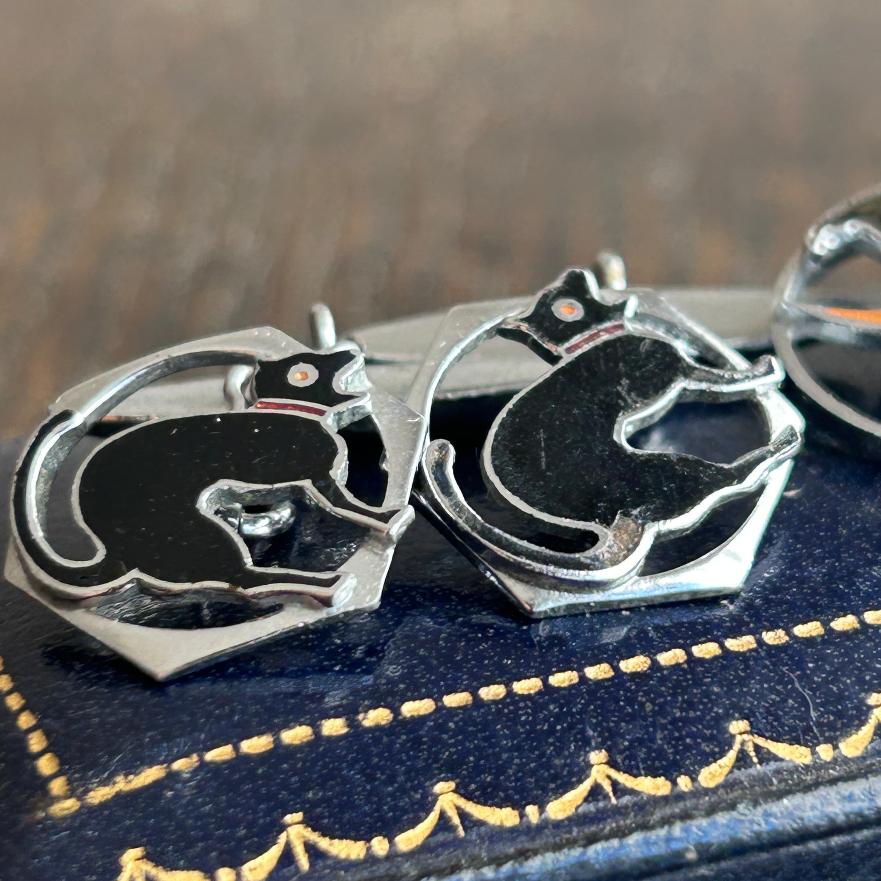 アンティーク　和製ヌーボー　黒猫のカフス