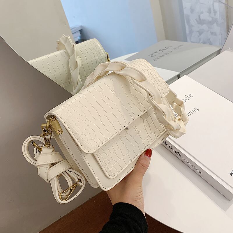 センスのウエスタンスタイルの小さなバッグ女性2020新しいトレンディなファッションチェーンショルダーメッセンジャーバッグワイルドテクスチャ小さな正方形のバッグ Tiancai_Wing_Bag3330031