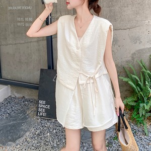 White sleeveless top and shorts set S1412