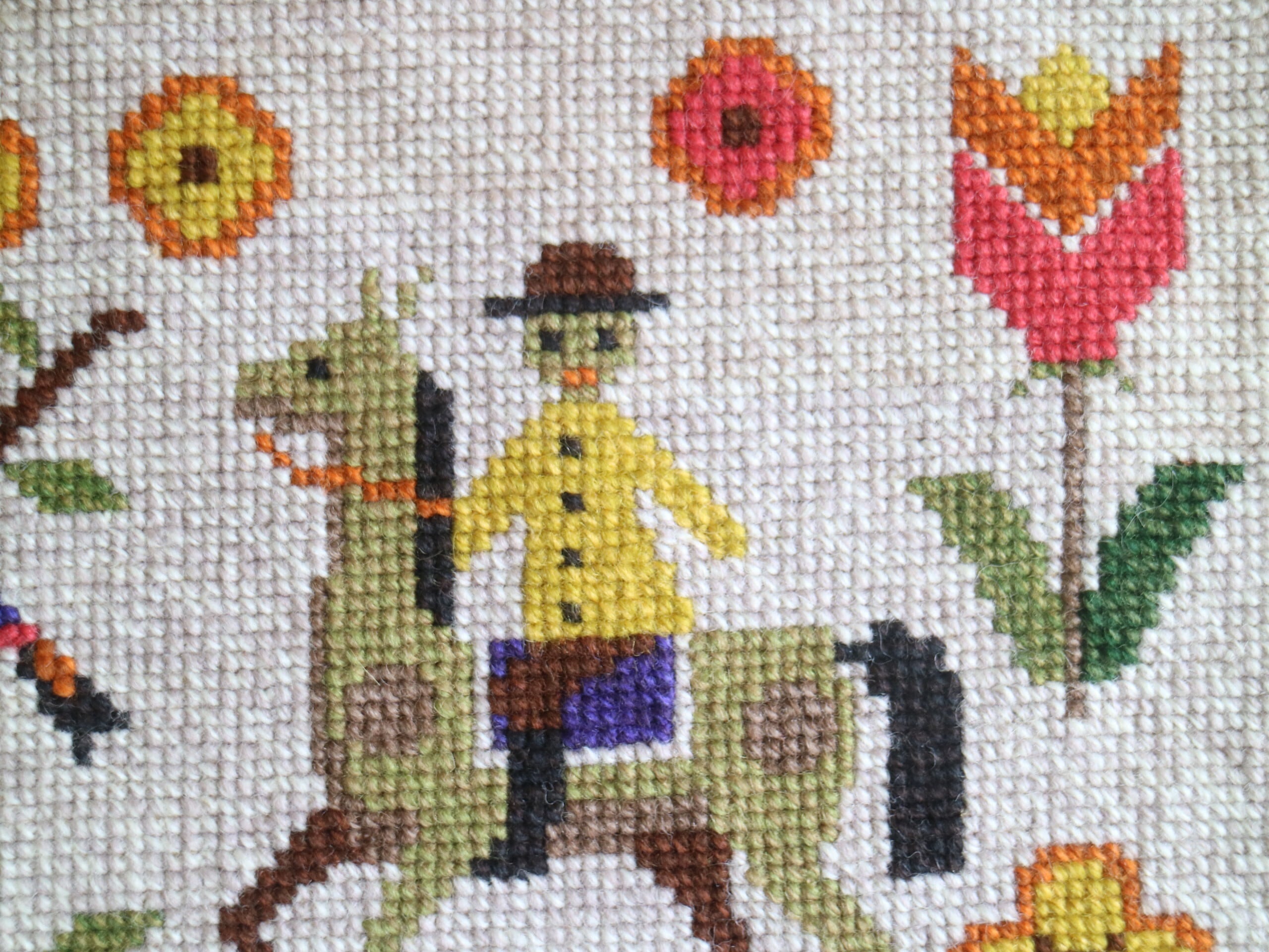 スウェーデンで見つけたツヴィスト刺繍のタペストリー No.6767