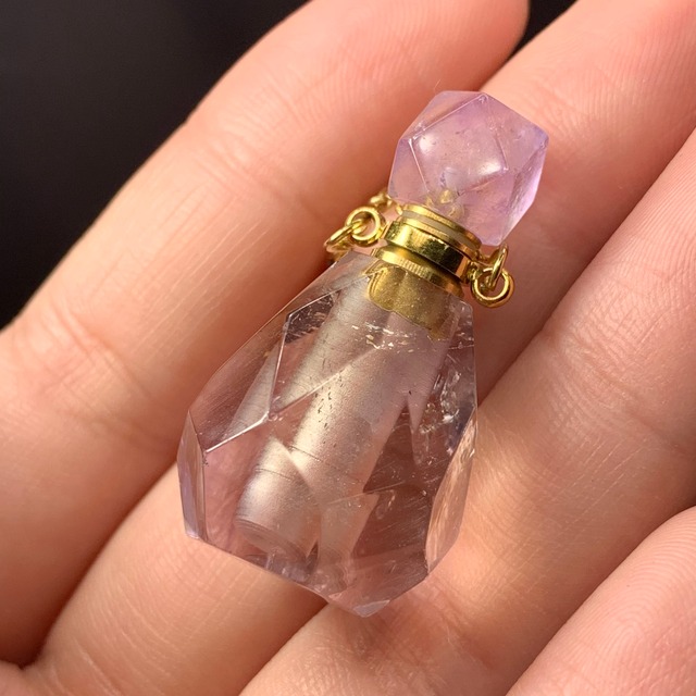 1.可愛いアメジスト・ミニ香水瓶