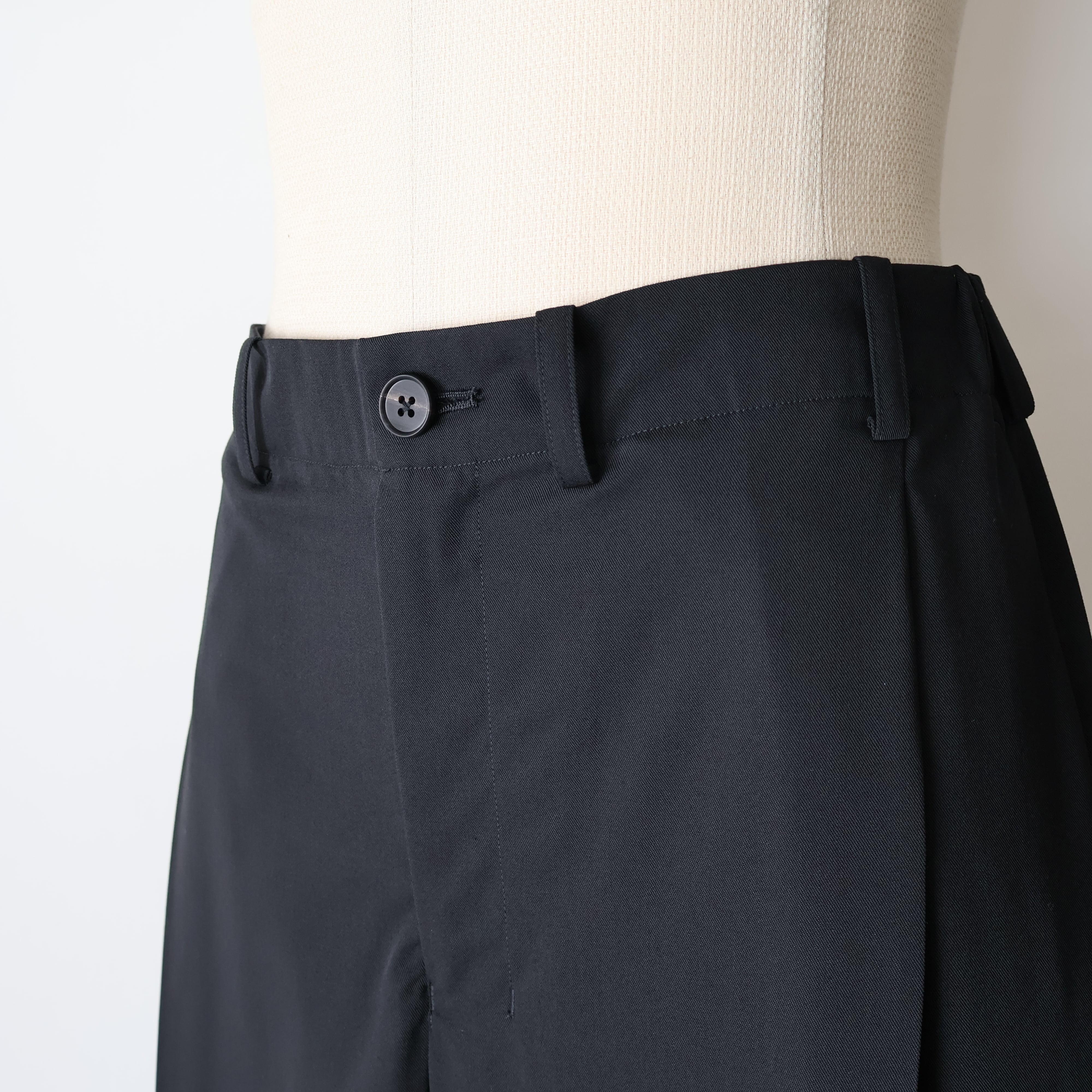 nonnotte “Draping Crotch Box Pleats 1Tuck Trousers ( Deep Black