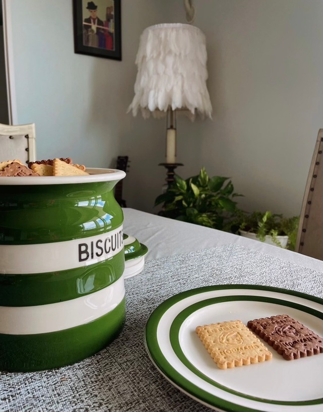【Cornishware】ジャー｜BISCUITS