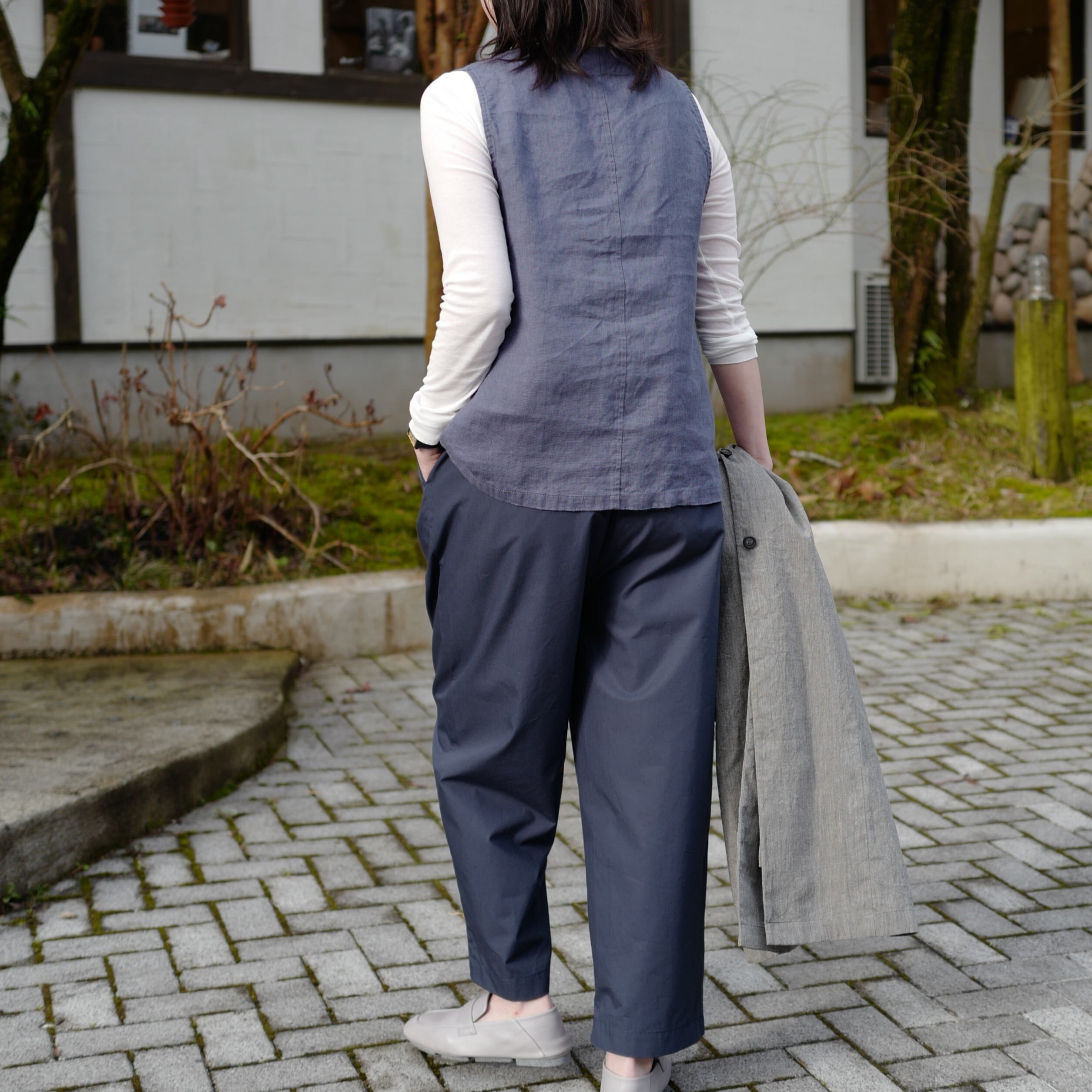 別注》fog linen work｜普通地リネンVネックベスト・ジレ（col.ブルー
