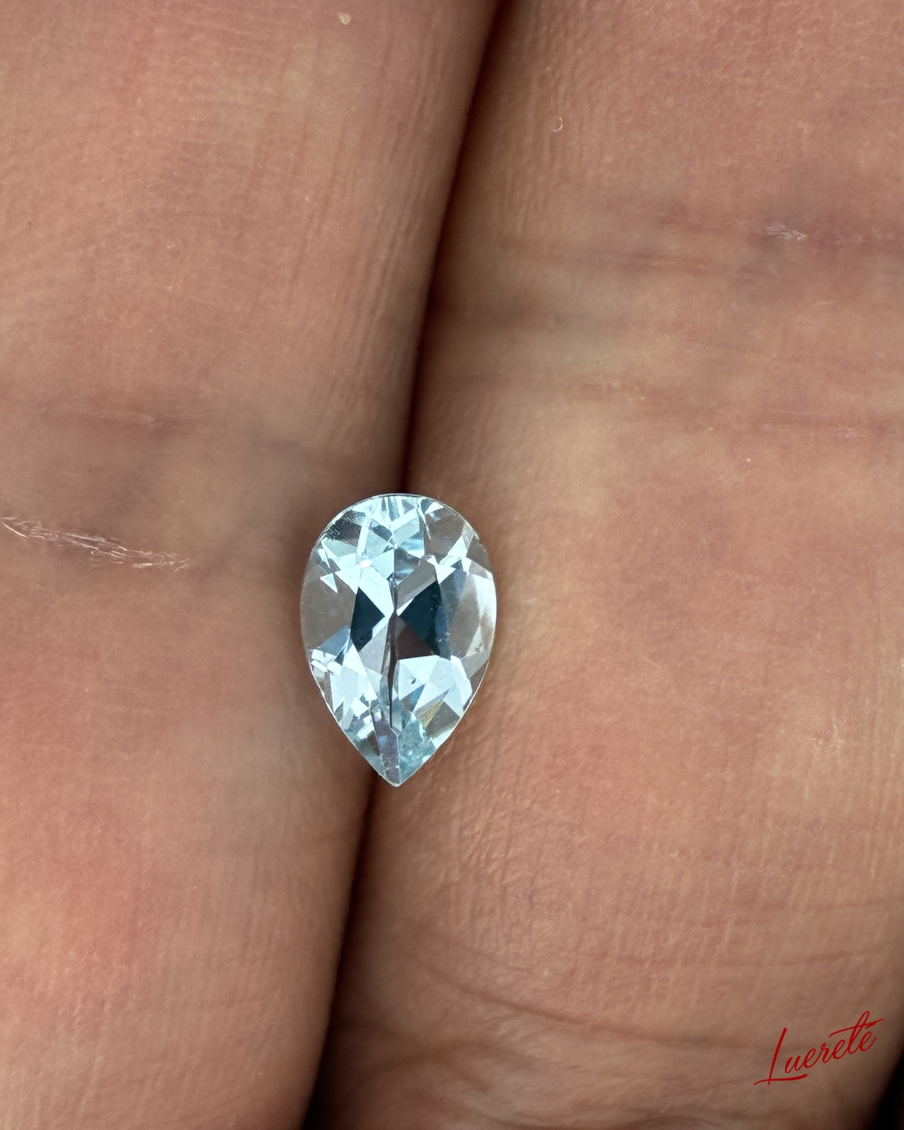 Natural Aquamarine 1.05ct Loose Gemstone 天然アクアマリン 1.05ct ルース【LE-0040】