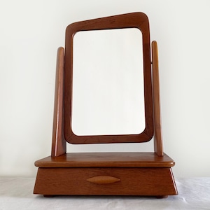 Small dressing table / MI044