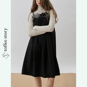 黒に物語が宿る刻印：プリーツキャミワンピース《XU0269》