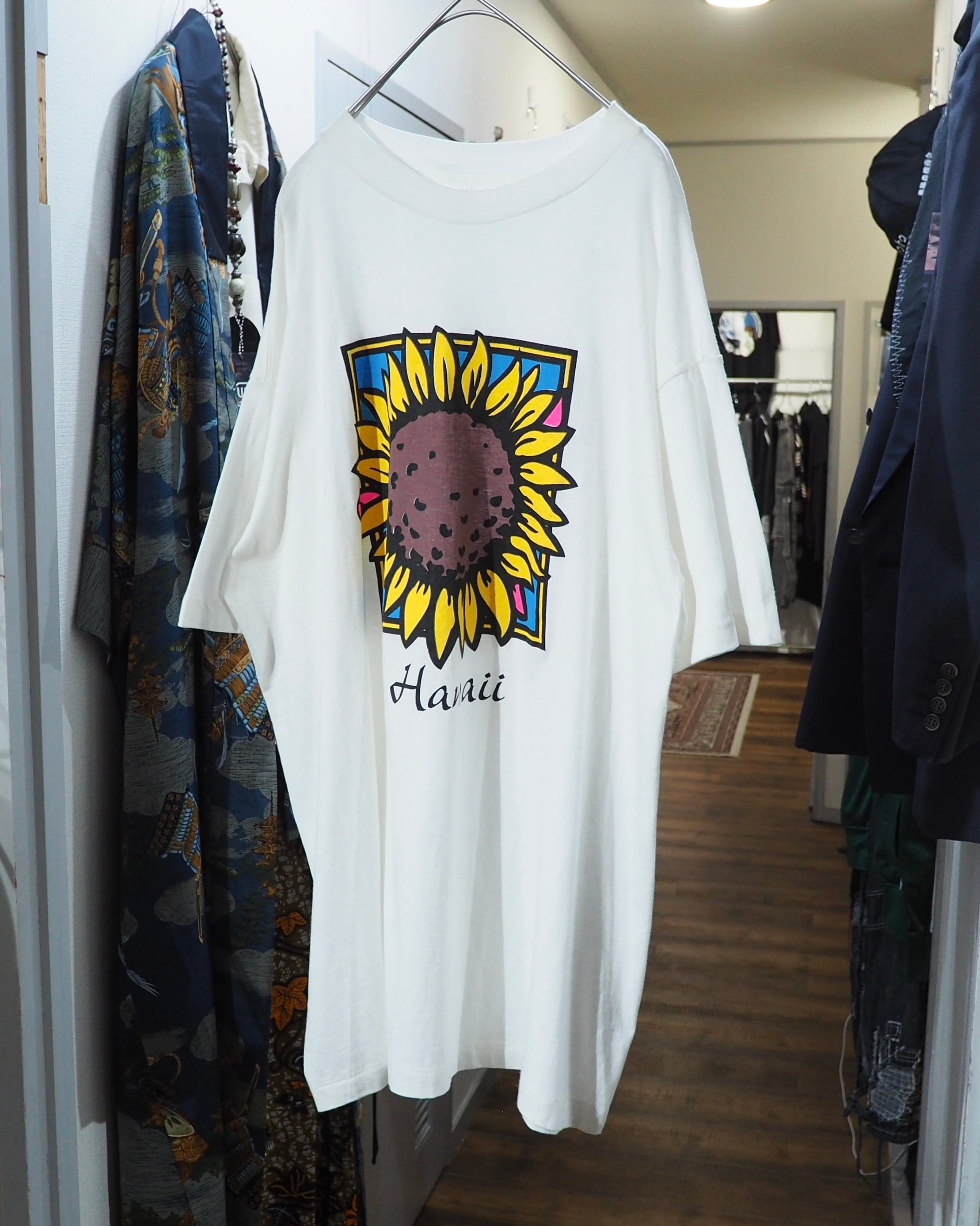 1990s ” 向日葵 ” Beautiful Sunflower printed vintage White SS Tee