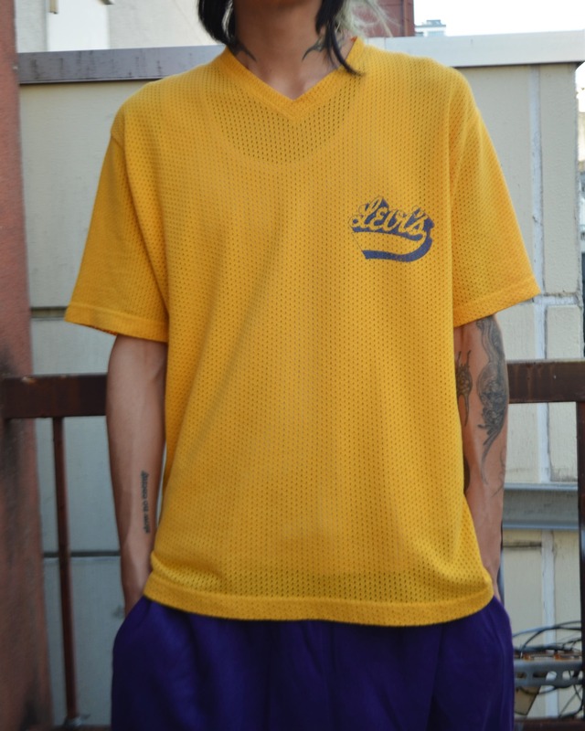 [M]"Levi's" Yellow Vneck Tee