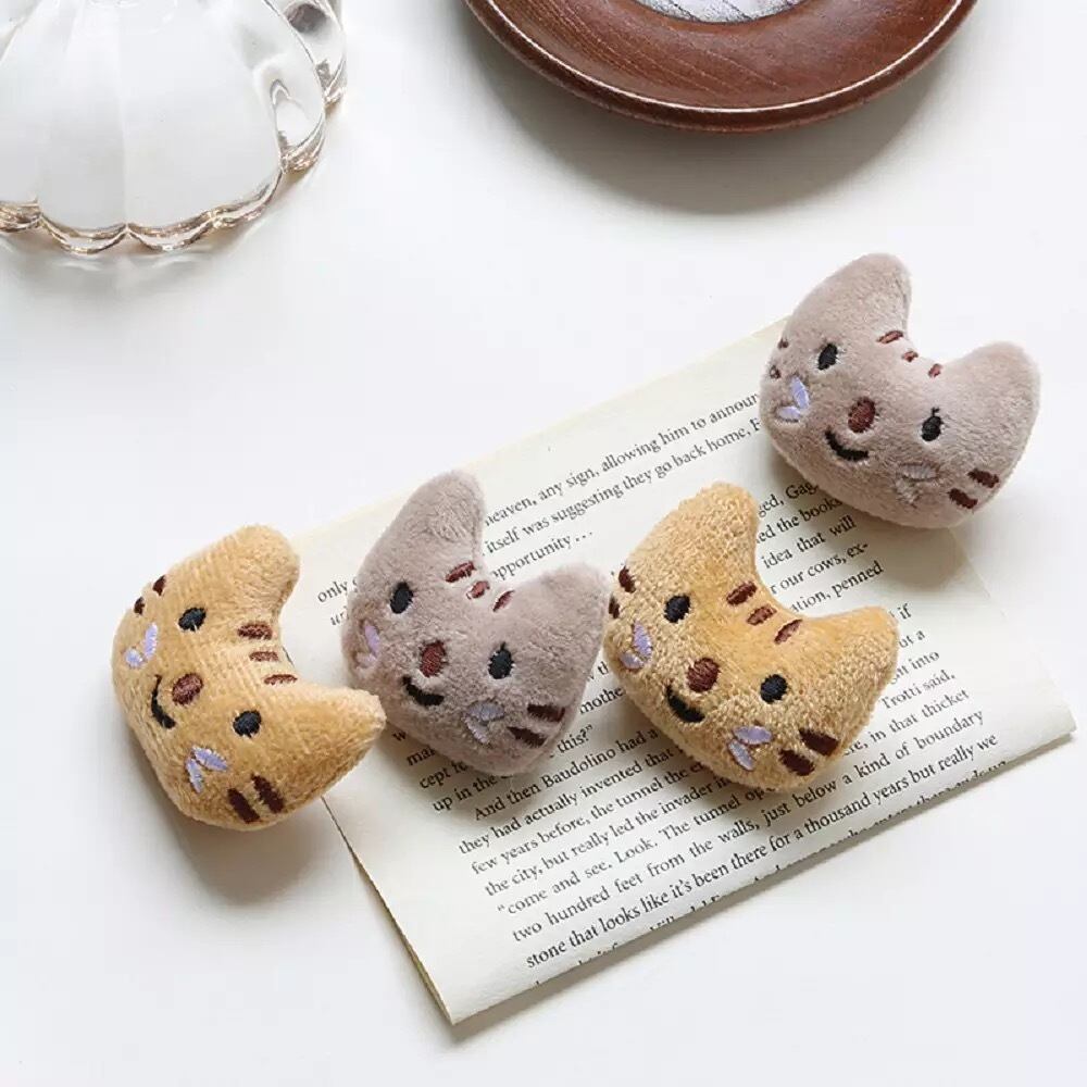 【少々難ありアウトレット】フワモコ猫さんブローチセット