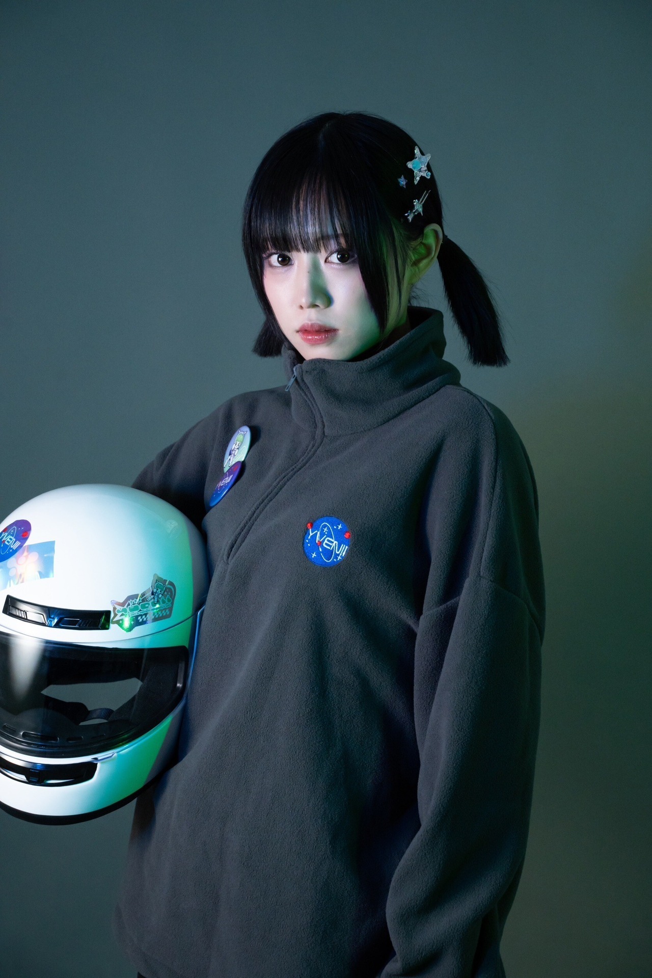 ∴ over the moon Half zip / black