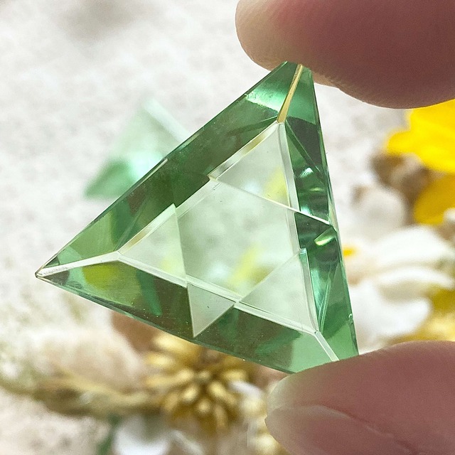 《Andara Jewelry》インドネシア産アンダラクリスタル ヘキサグラムカット エターナルスプリング