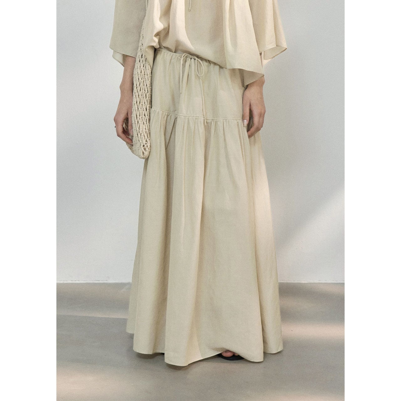 herlipto SatinGathered Flared Long Skirt｜Satin Gathered Flared