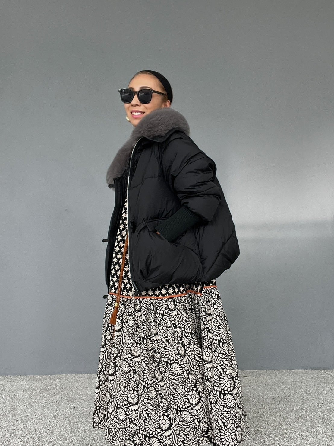 B.MARIA エコファー襟 ブラックダウンジャケット Black) B.MARIA Eco-Fur Collar Pear Silhouette Jacket | MARIA