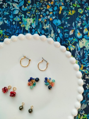 Titan hoop change earrings/BLUE