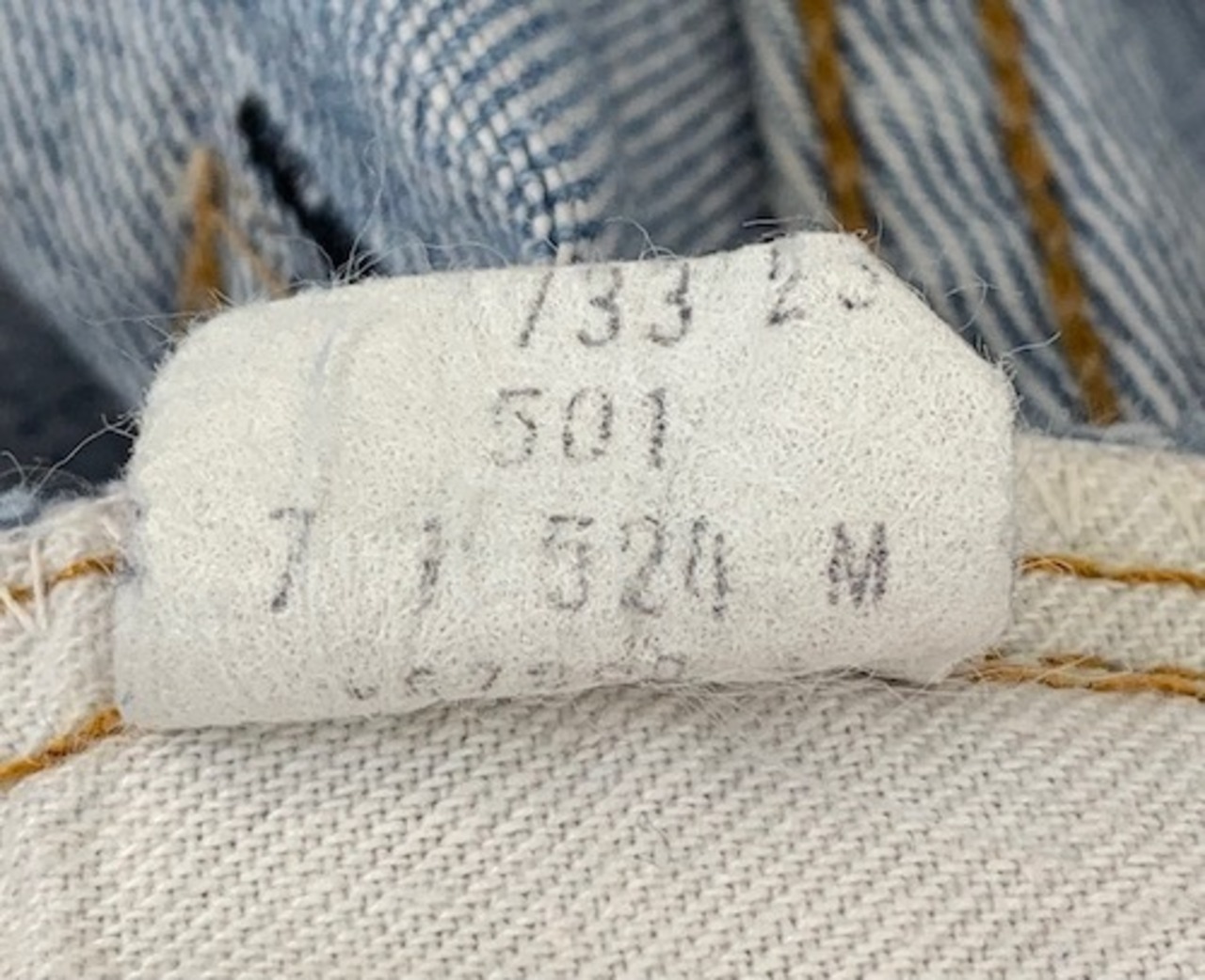 M-104 リーバイス Levis501古着 1981年赤耳 米国製刻524　W 70cm  股下 80cm　