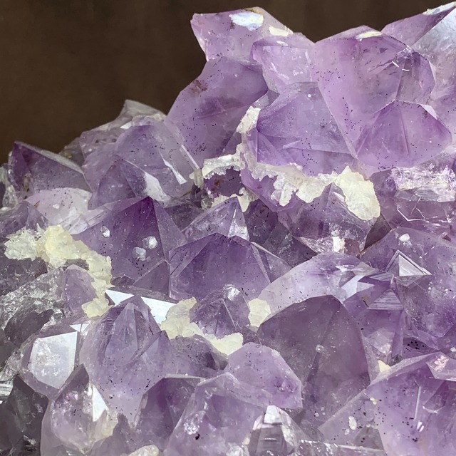 ブラジル産・アメジスト原石クラスター☆フローライトハリネズミ付き