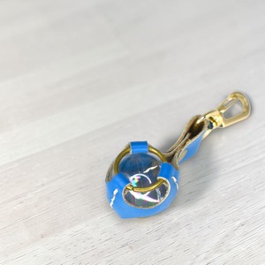 集中を支える青レザー×虹入り水晶のキーホルダー［P-151KH］【送料無料】
