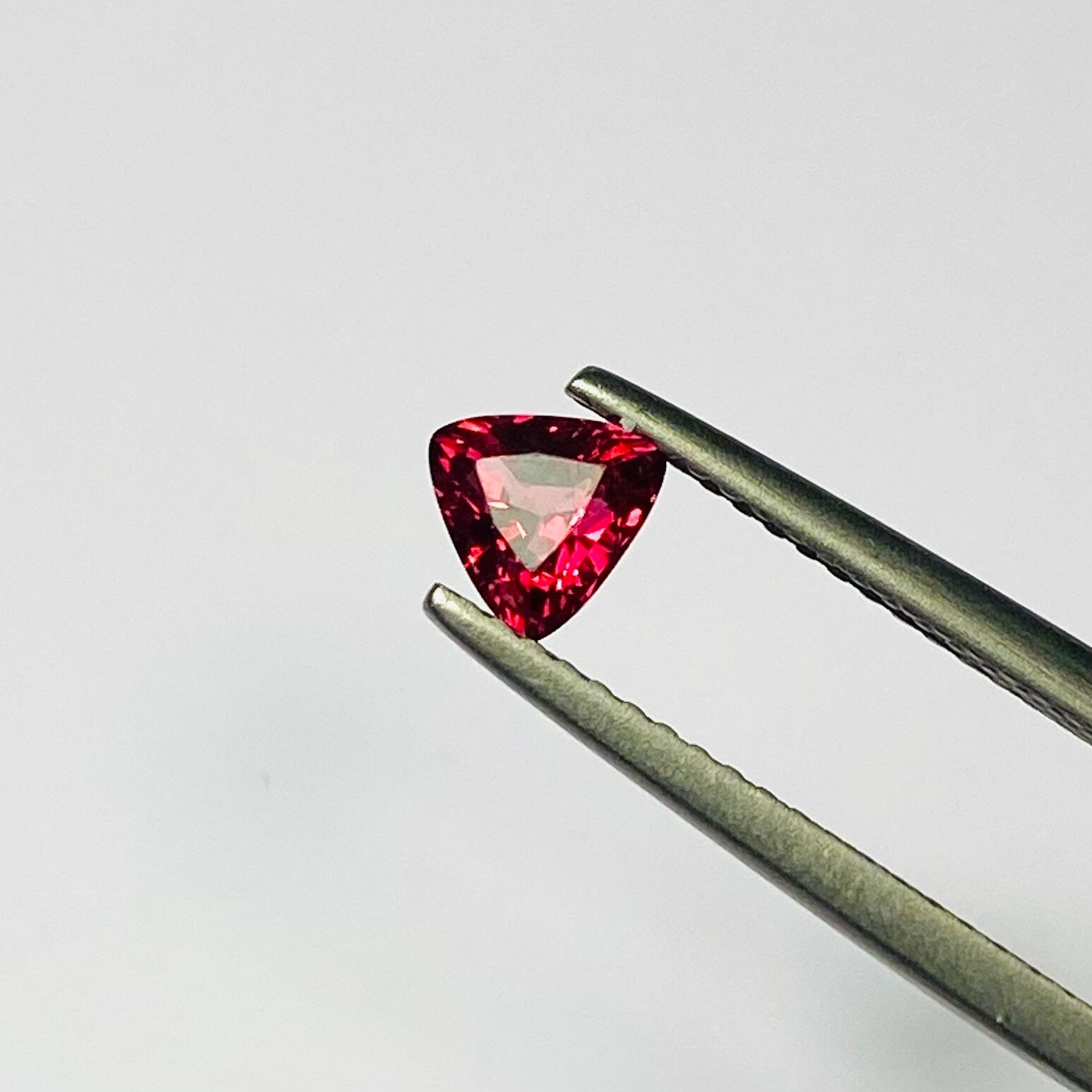 トリリアントなスピネル