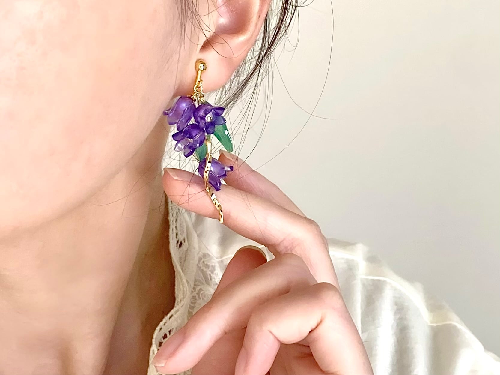 こぼれ咲くリンドウのイヤリング(ピアス) | ユメイロ ウサギ