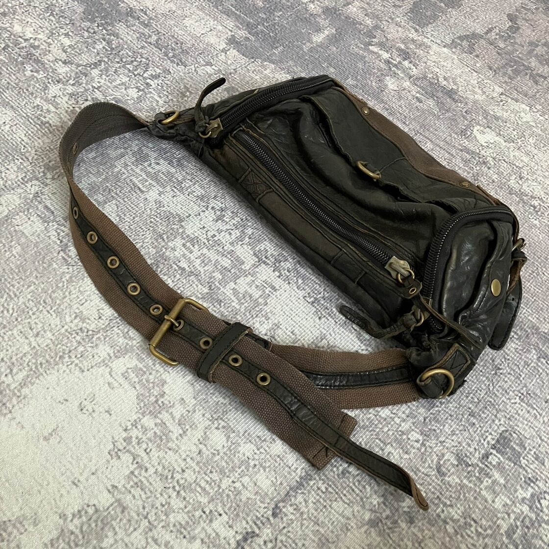 vintage】ボディバッグ レザー 切り替え ギミック スタッズ ブラック 