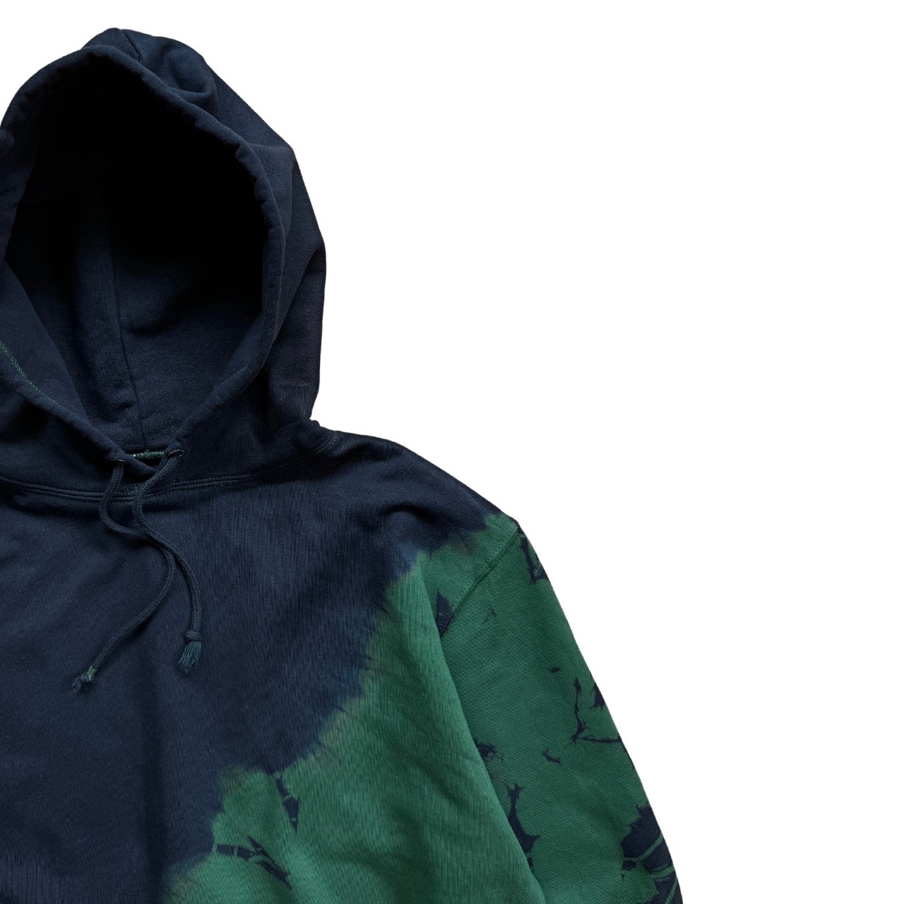 【数量限定販売】藍染めタイダイプルオーバーフーディー 藍染めピーマン (裏パイル地)