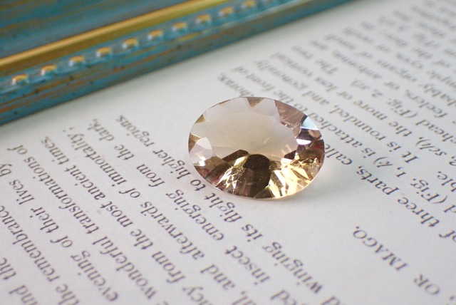 アメトリン(コンケーブカット)　5.76ct　[C5‐388]
