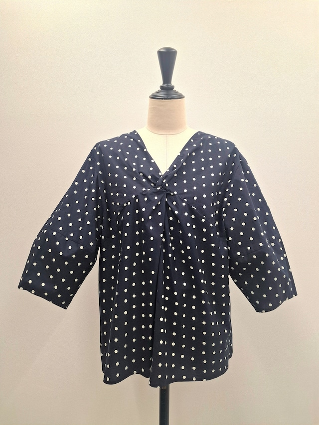 【SAMPLE SALE】フロントツイストボリュームスリーブブラウス