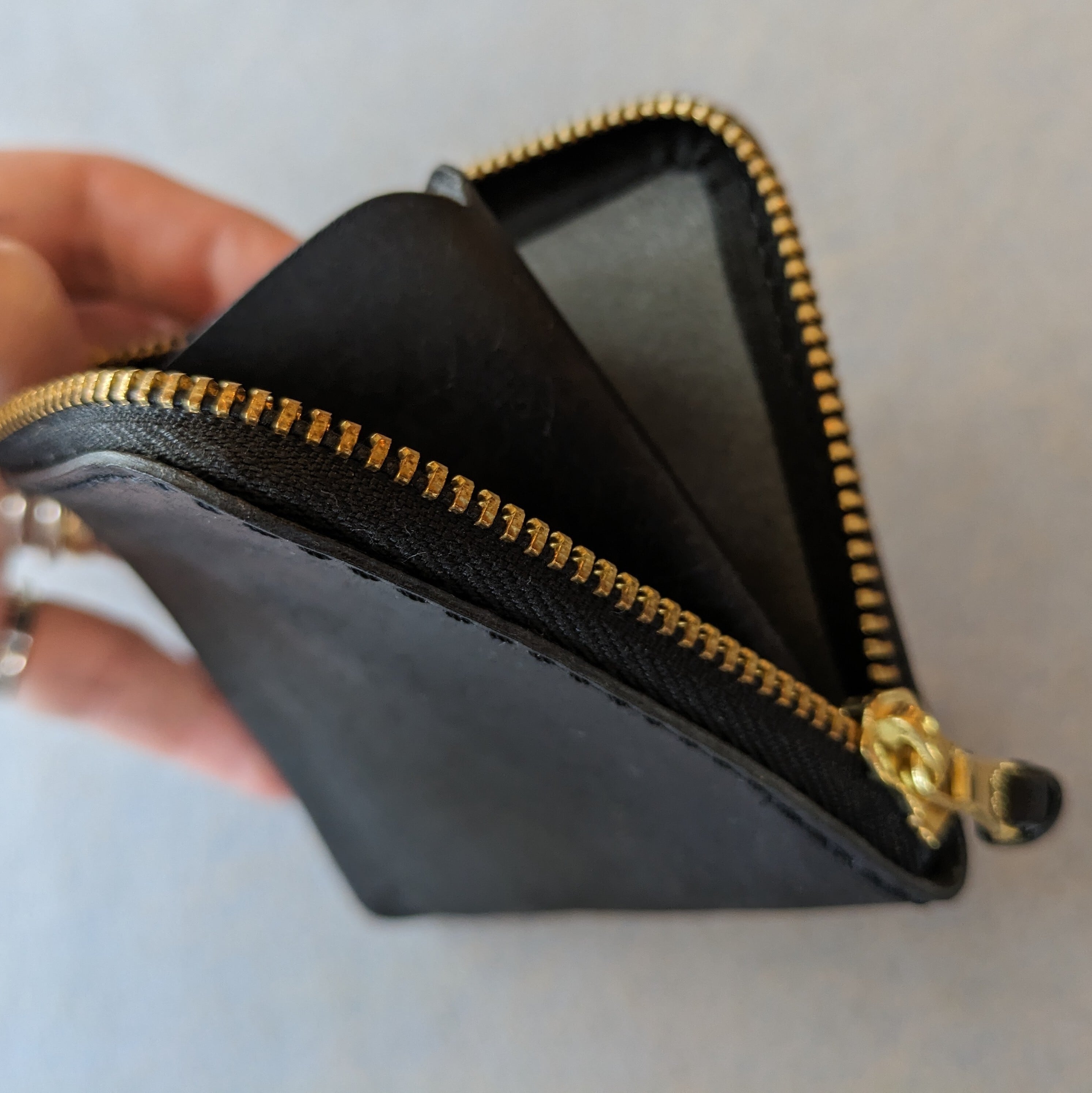 saranam ］サラナン / Dカン付きL字財布 / Pueburo leather