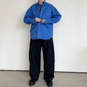シンプルモダンブルーシャツ　0823