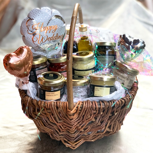 THE TRUFFLE BASKET – HAPPY WEDDING