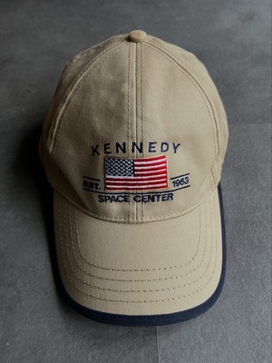KENNEDY SPACE CENTER キャップ 星条旗 刺繍 ベージュ コットン