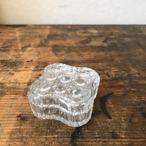 ガラスのいれもの