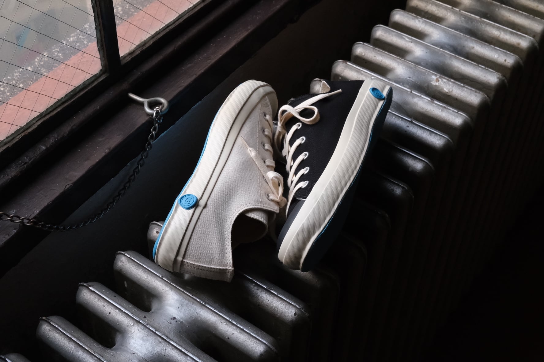 福岡久留米 SHOES LIKE POTTERY(シューズライクポタリー)ローカット 黒、白 / MOONSTAR  (ムーンスター ) 22,23,24,25,26,27,28,29cm スニーカー  ヴァルカナイズド製法 / 大阪 OSAKA
