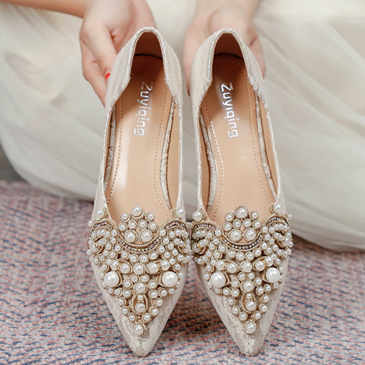 ビジュー ポインテッドトゥ フラットシューズ-アプリコット