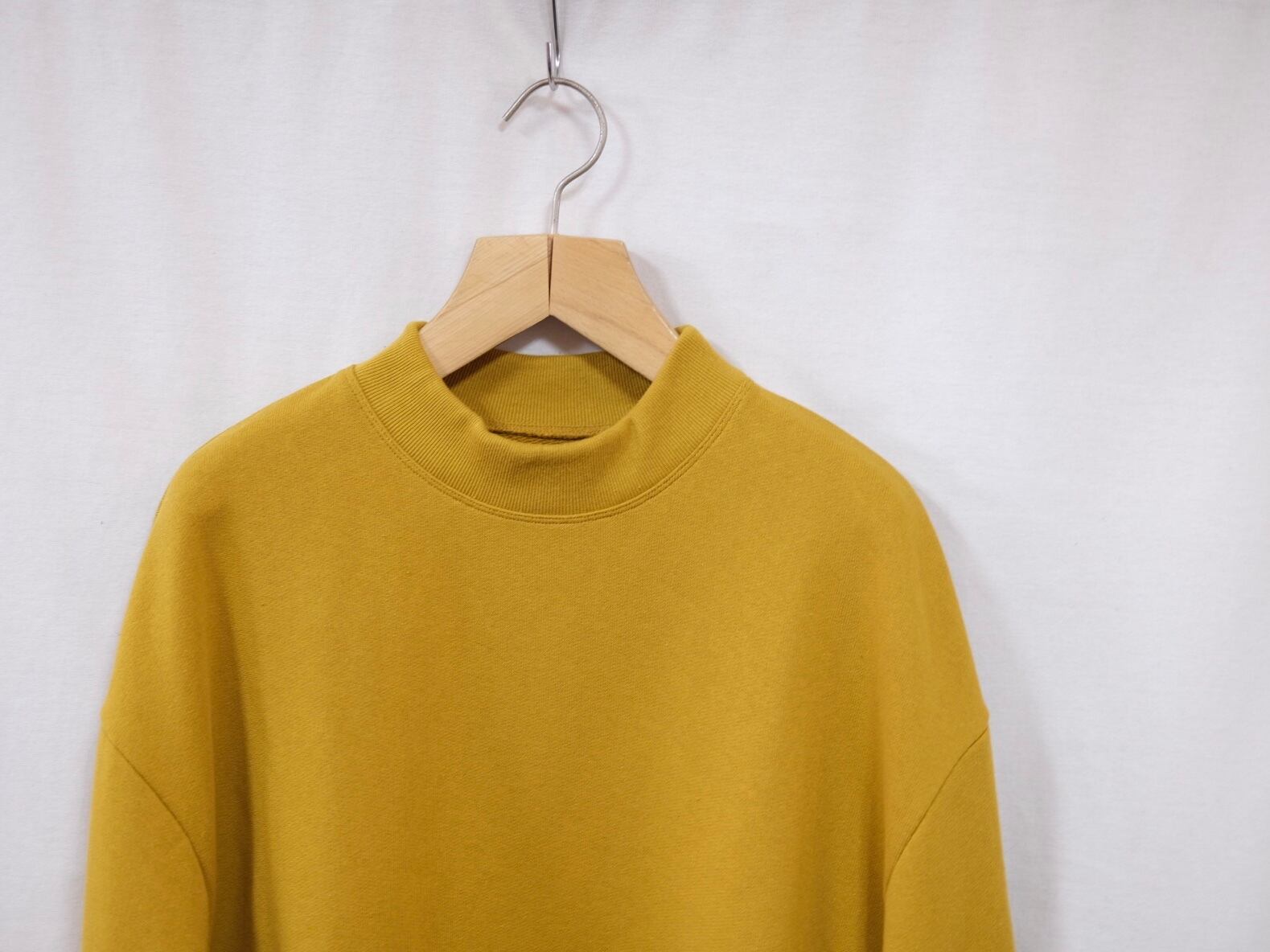 Ka na ta”sea stand sweat yellow” | Lapel online store