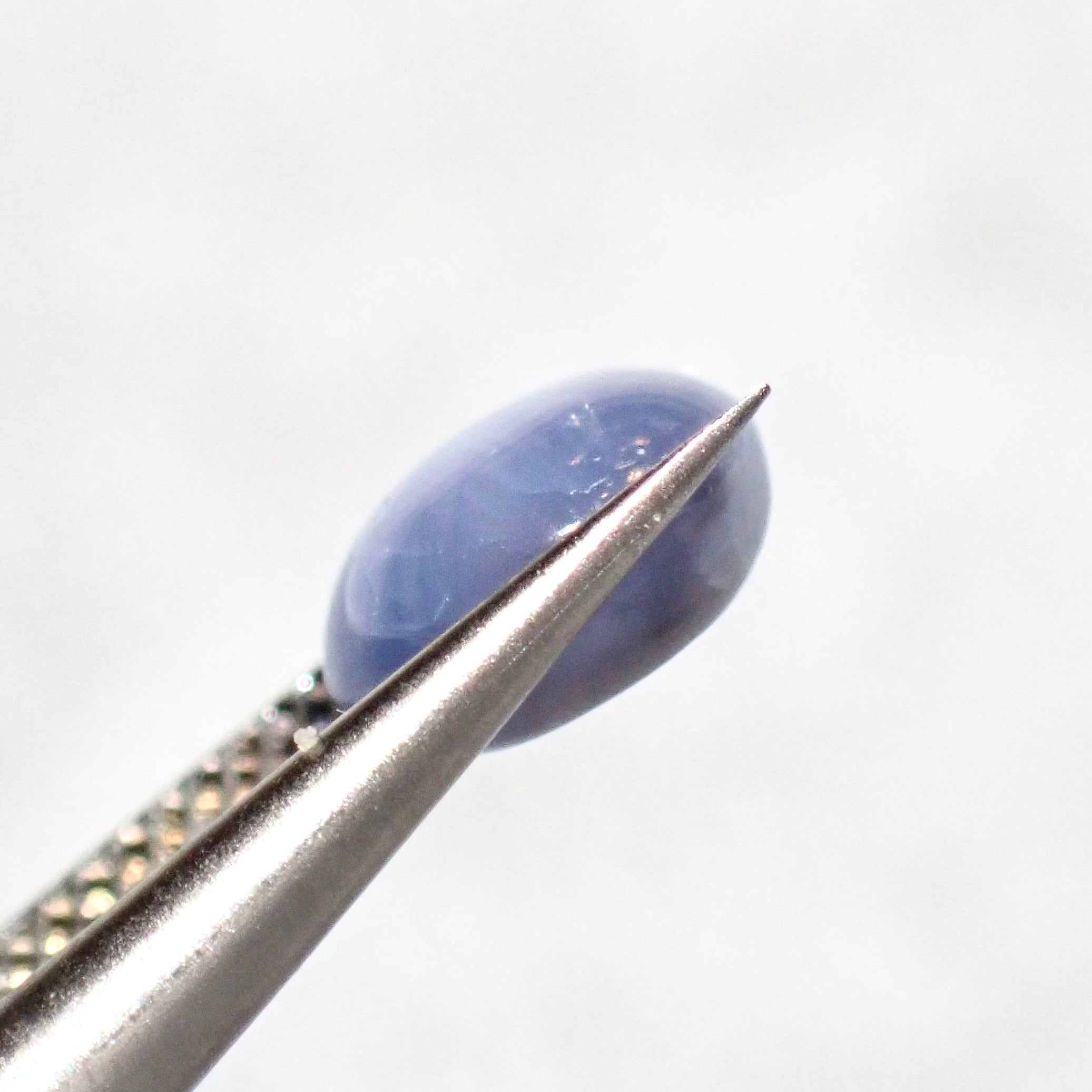 ミャンマー産 非加熱 スターサファイア ルース 1.75ct | きらめくペンギン