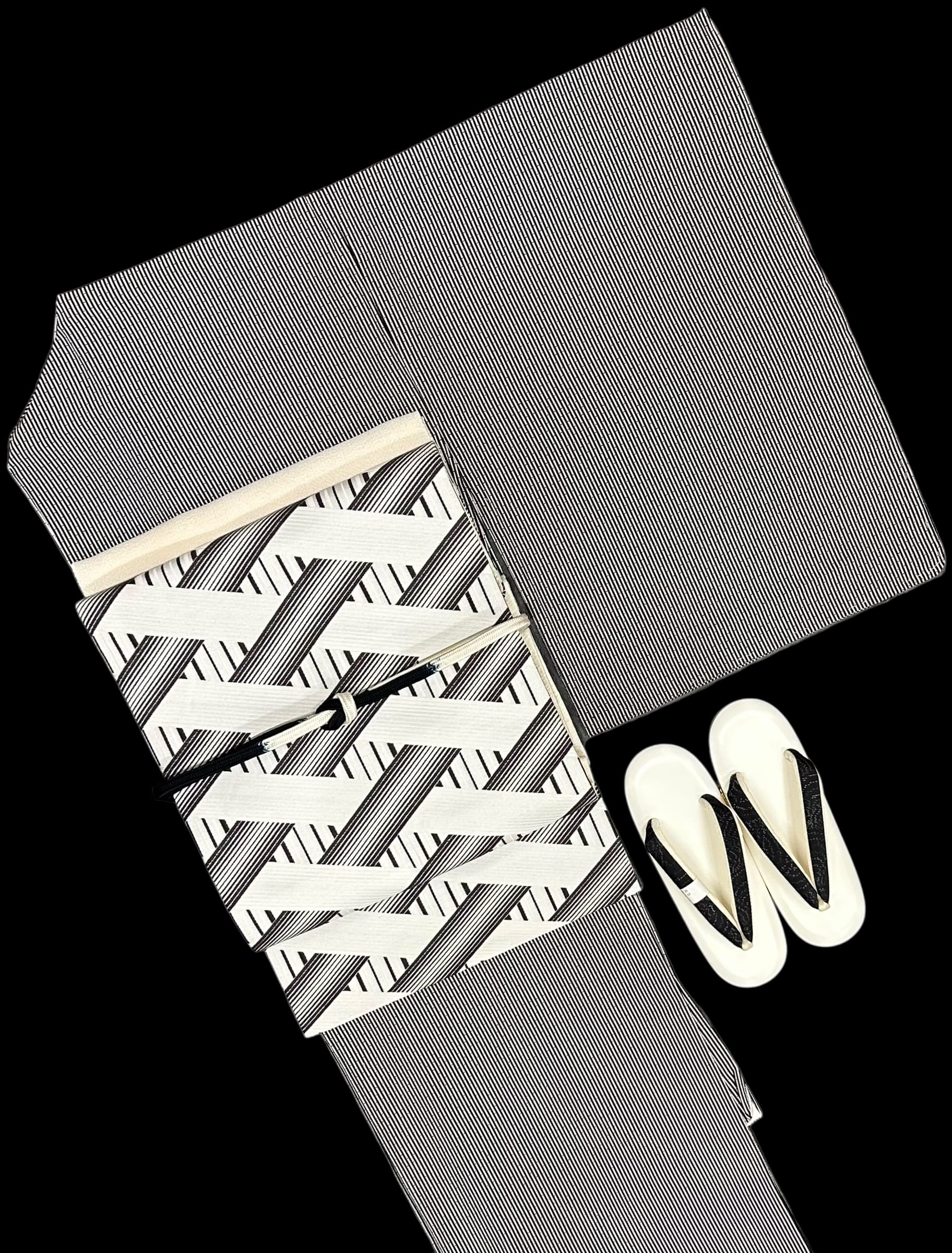 小紋 飛騨印伝 ちりめん地 黒地 襷に華紋の地紋 反端つき 裄丈 69