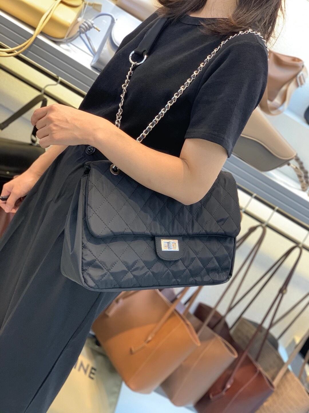 キルティングチェーンバッグ