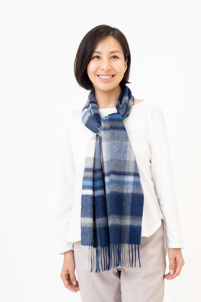 Shirakawa - シラカワ/ブルー　チェック柄マフラーカシミヤ100％ 幅30cm×縦164cm（本体部分）+8cm×2（房部分）