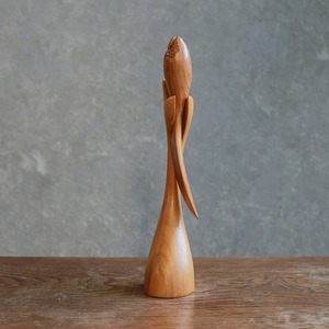 お出かけを待つ、フクロウの靴べら