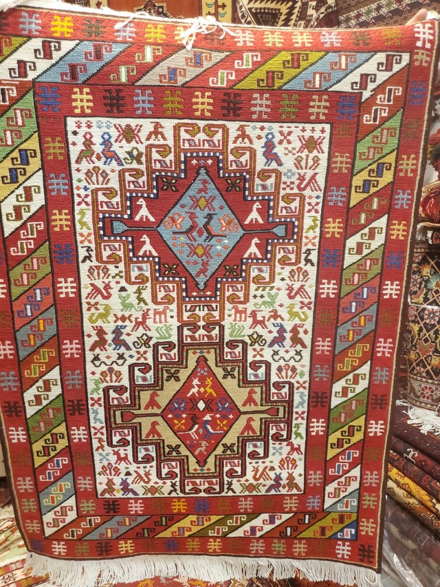絨毯クエスト50【No.21】Varni ※現在、こちらの商品はイランに置いてあります。ご希望の方は先ずは在庫のご確認をお願いします。
