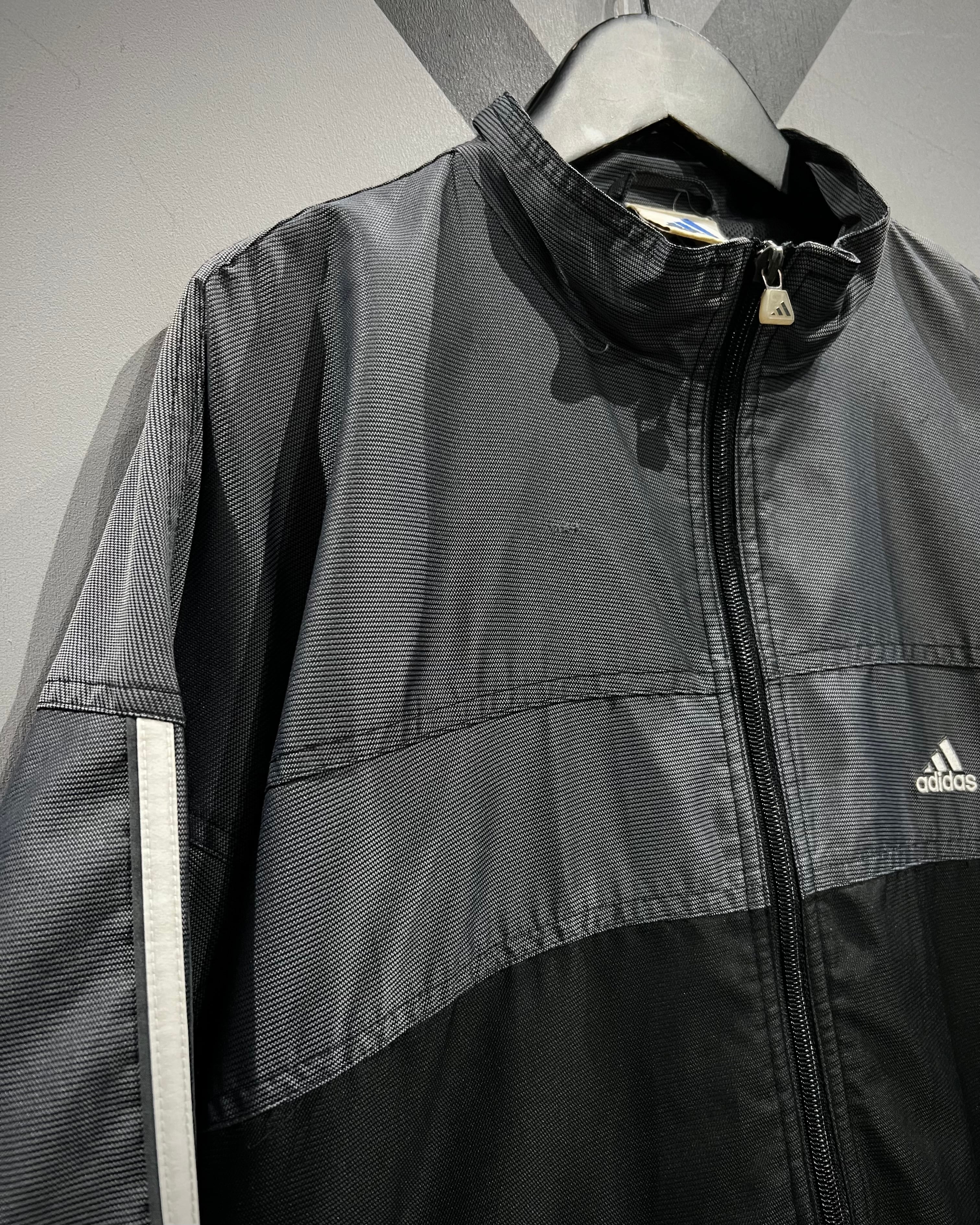 X VINTAGE】90's “adidas” Metallic Silver Switching Loose Track