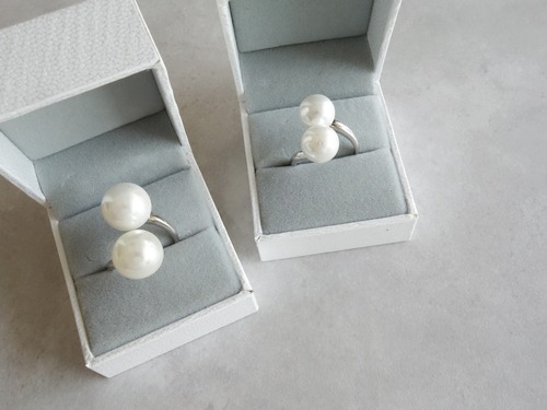 pearl curve ring