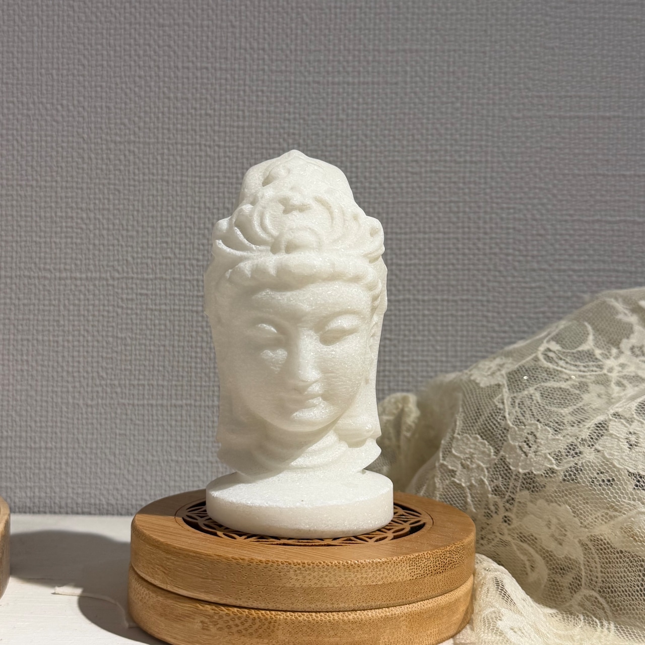 ホワイトジェイド＊観音様Sサイズ＊カービング＊天然石インテリア＊置物