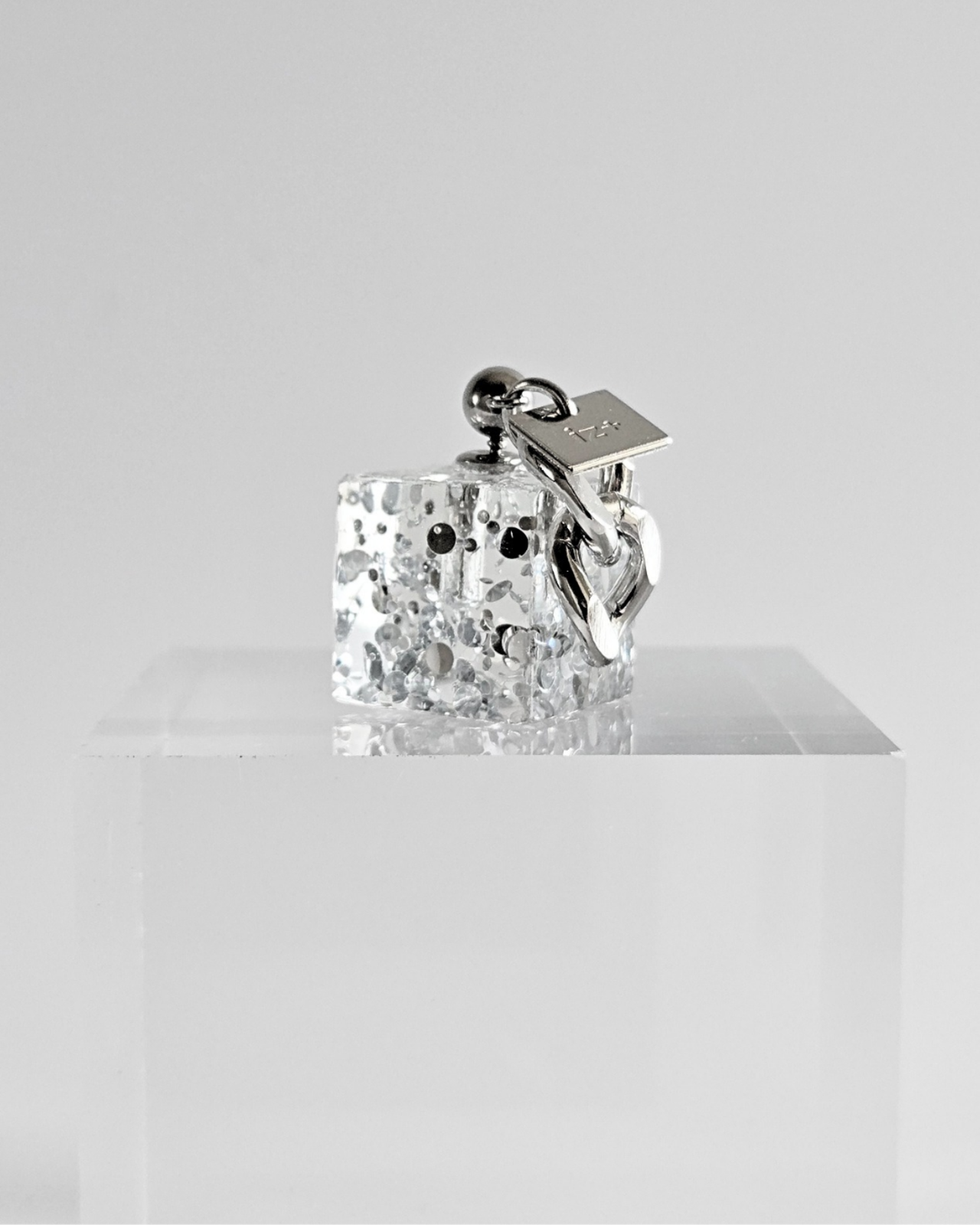 BOLD CUBE. [hologram] - 1