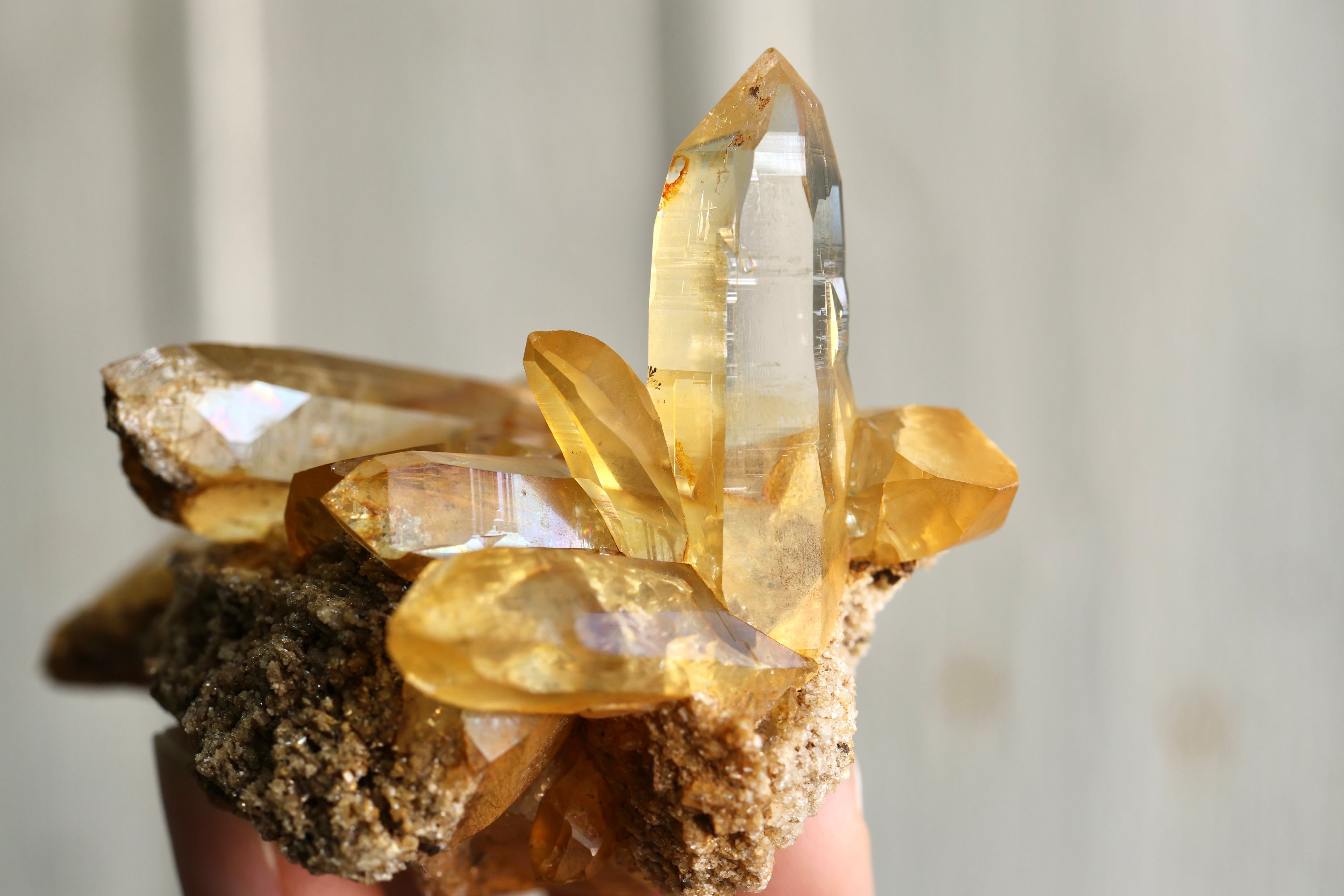 特注手彫台座 最高品質ヒマラヤ山脈ガネーシュヒマール水晶クラスター クローライト 特注手彫台座 最高品質ヒマラヤ山脈ガネーシュヒマール水晶クラスター