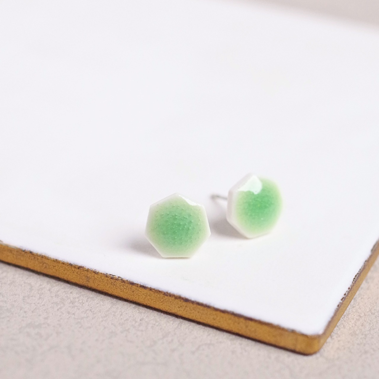 若草色　イロとカタチの選べるピアス・イヤリング
