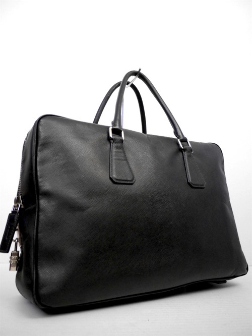 32万◆PRADA プラダ サフィアーノ レザー A4対応 ビジネス可 ブリーフケース バッグ ポートフォリオ 黒◆ サフィアーノのビジネスモデル♪